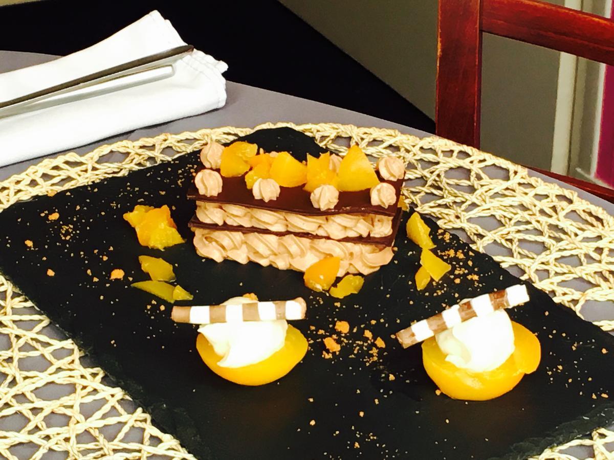 Argentré-du-Plessis Hotel Restaurant Le Cheval Blanc מראה חיצוני תמונה